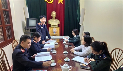 Viện KSND huyện Phú Xuyên tiến hành trực tiếp kiểm sát tại cơ quan thi...